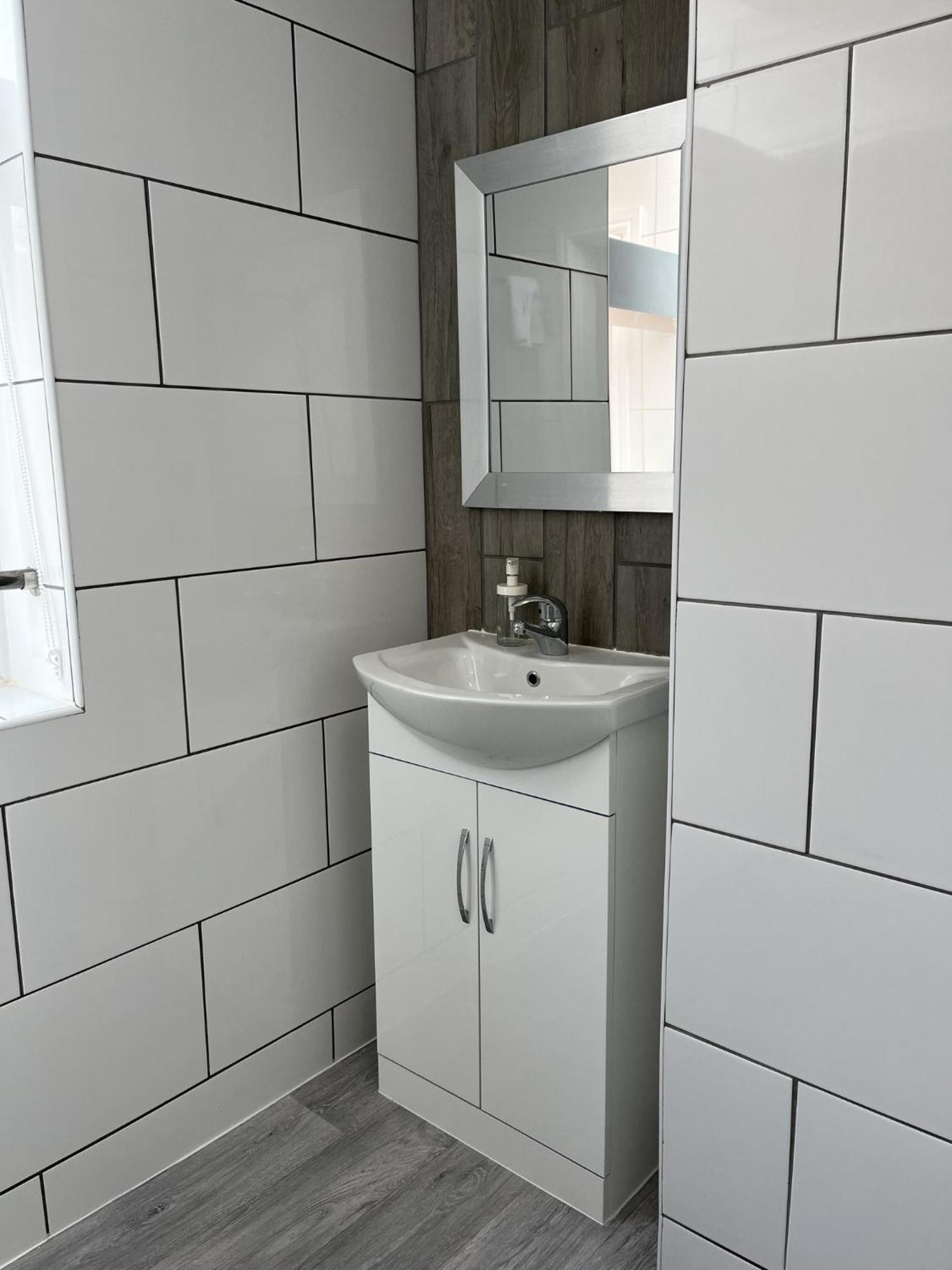 Modern 1 Bed Studios For Comfy Stay In Preston Preston  Room photo